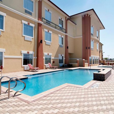 Super 8 By Wyndham Hidalgo At La Plaza Mall & Mcallen Airport Buitenkant foto
