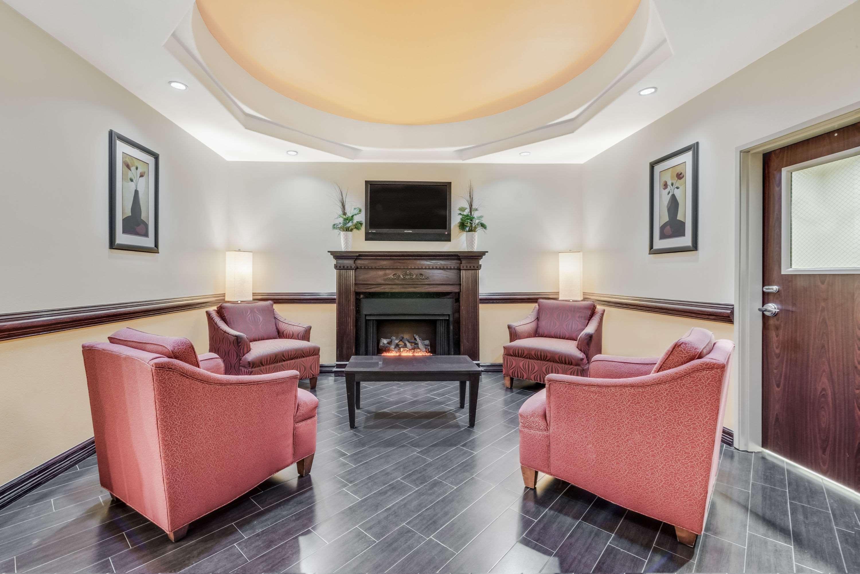 Super 8 By Wyndham Hidalgo At La Plaza Mall & Mcallen Airport Buitenkant foto