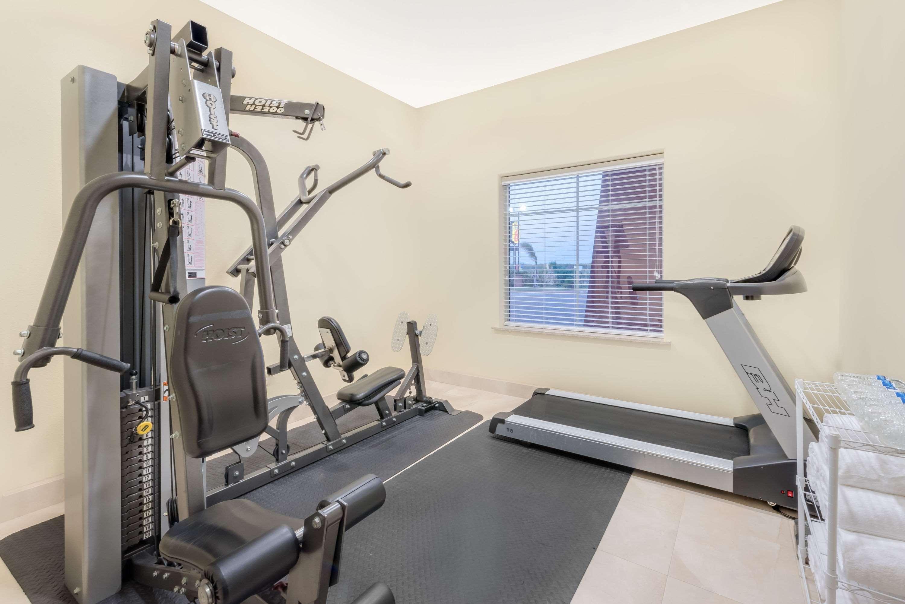 Super 8 By Wyndham Hidalgo At La Plaza Mall & Mcallen Airport Buitenkant foto