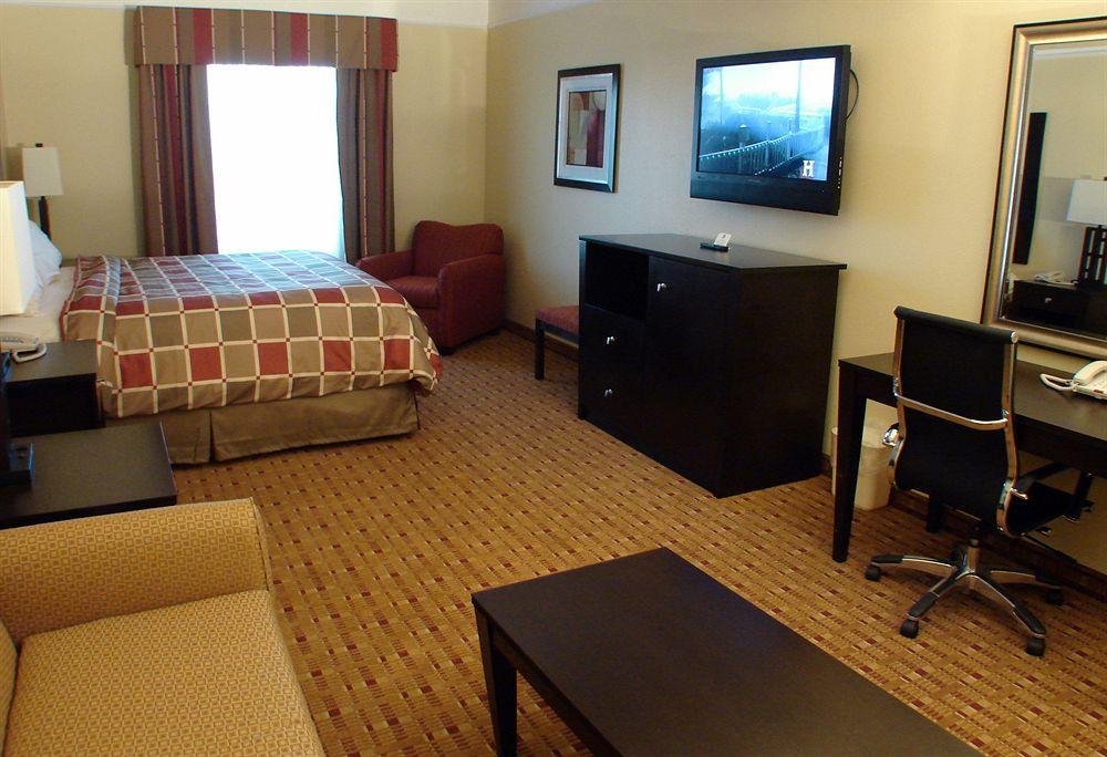 Super 8 By Wyndham Hidalgo At La Plaza Mall & Mcallen Airport Buitenkant foto