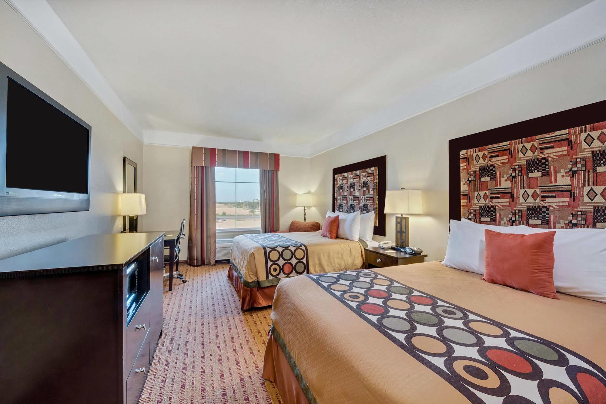 Super 8 By Wyndham Hidalgo At La Plaza Mall & Mcallen Airport Buitenkant foto