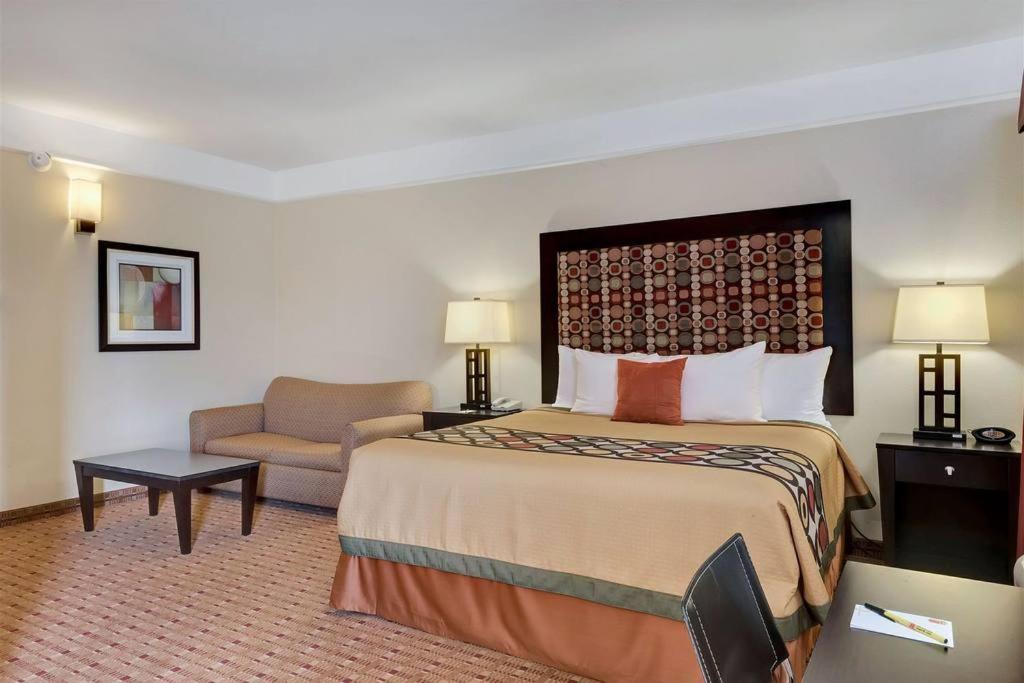 Super 8 By Wyndham Hidalgo At La Plaza Mall & Mcallen Airport Buitenkant foto