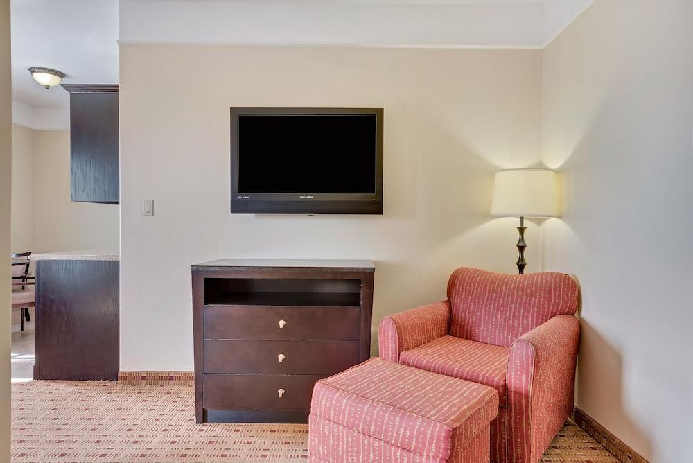 Super 8 By Wyndham Hidalgo At La Plaza Mall & Mcallen Airport Buitenkant foto
